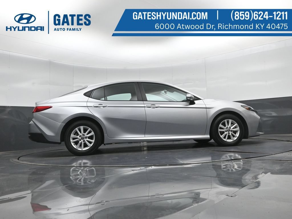 Used 2025 Toyota Camry LE FWD image 38
