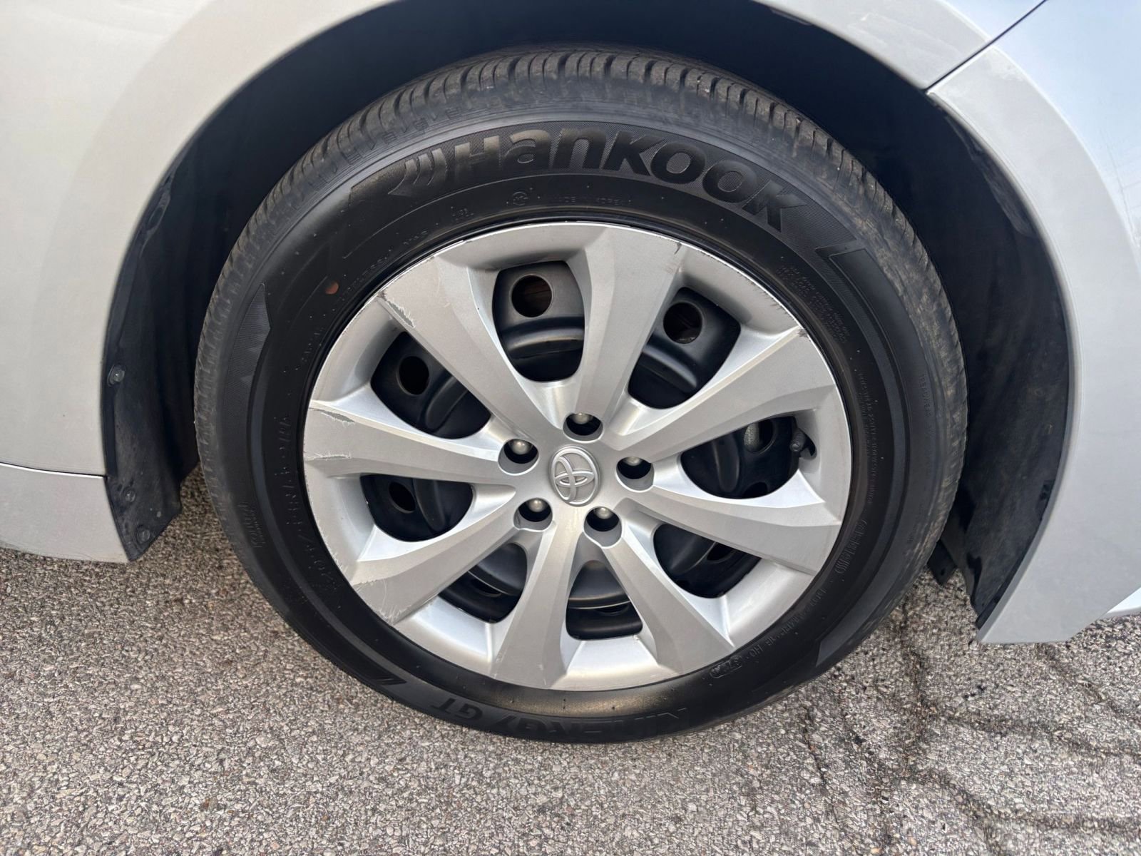 Used 2025 Toyota Corolla LE image 28