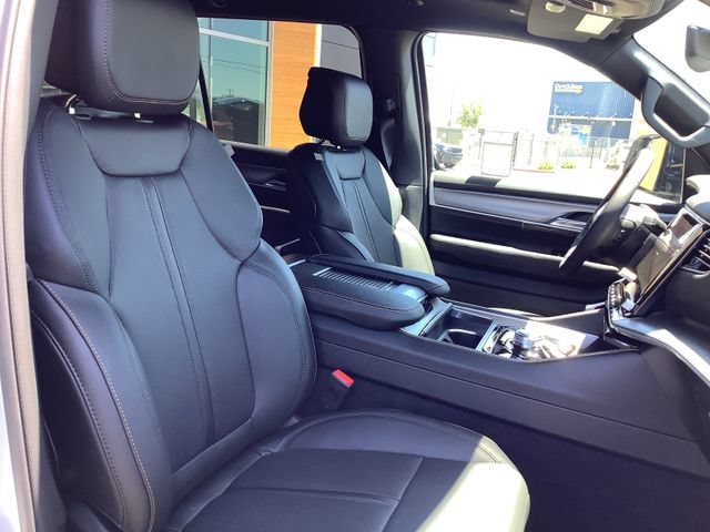 New 2026 Jeep Grand Wagoneer 4WD image 39