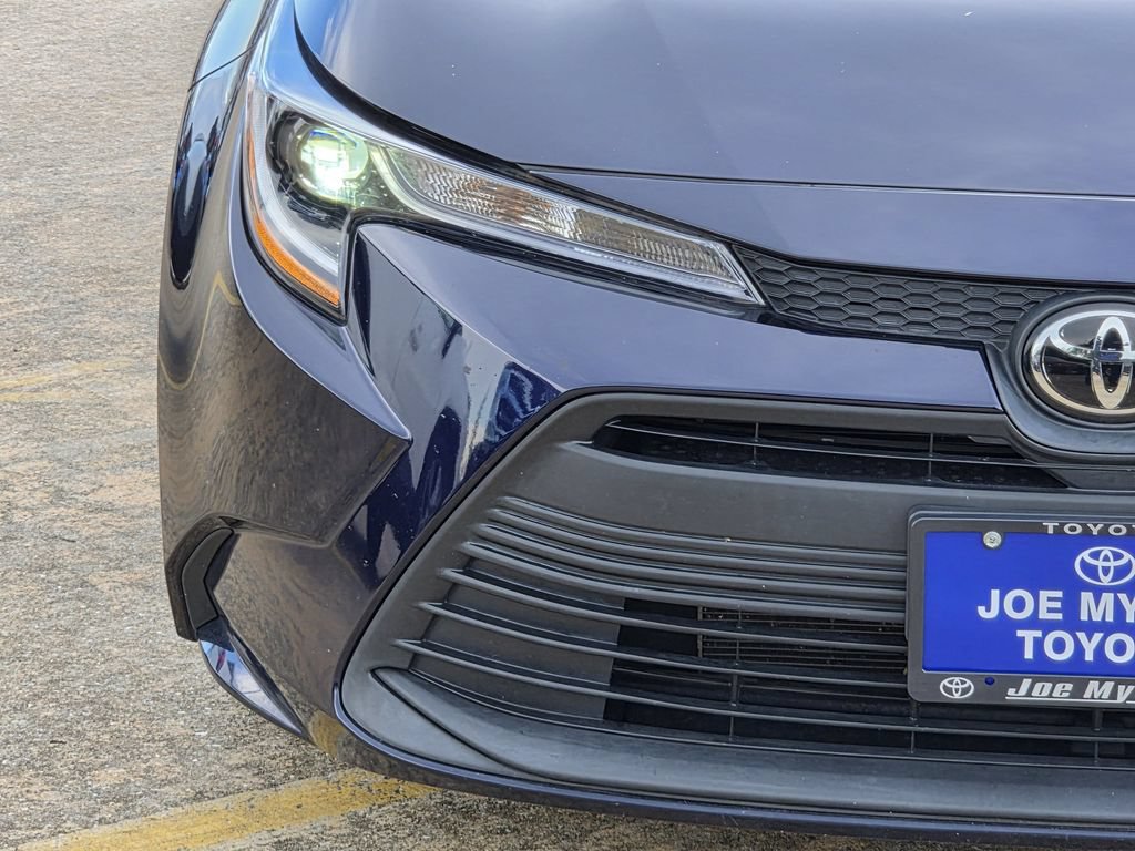 Used 2023 Toyota Corolla LE w/ LE Convenience Package FWD image 5
