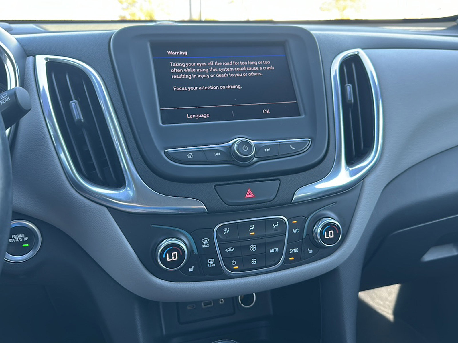 Used 2020 Chevrolet Equinox LT image 31