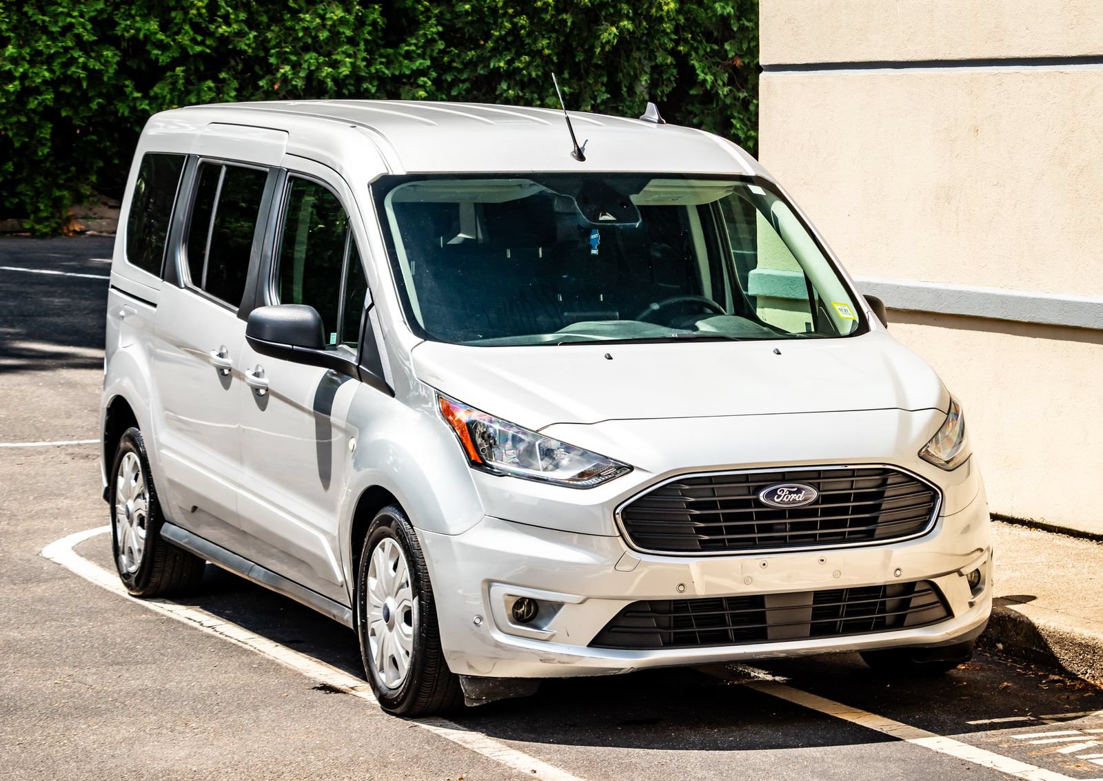 Used 2021 Ford Transit Connect XLT FWD image 11