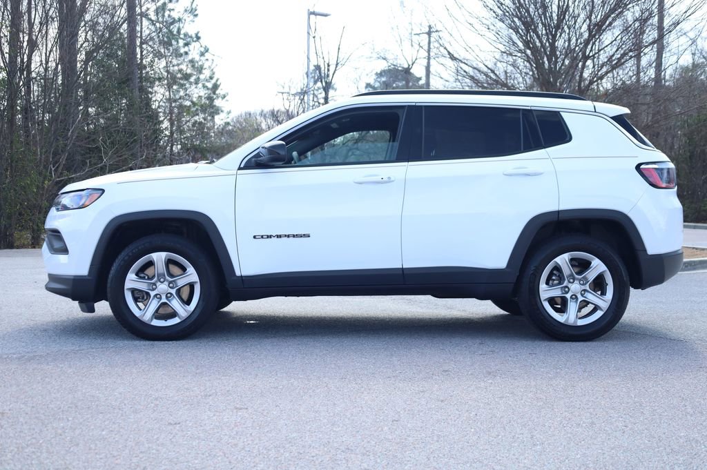 Used 2024 Jeep Compass Latitude image 2