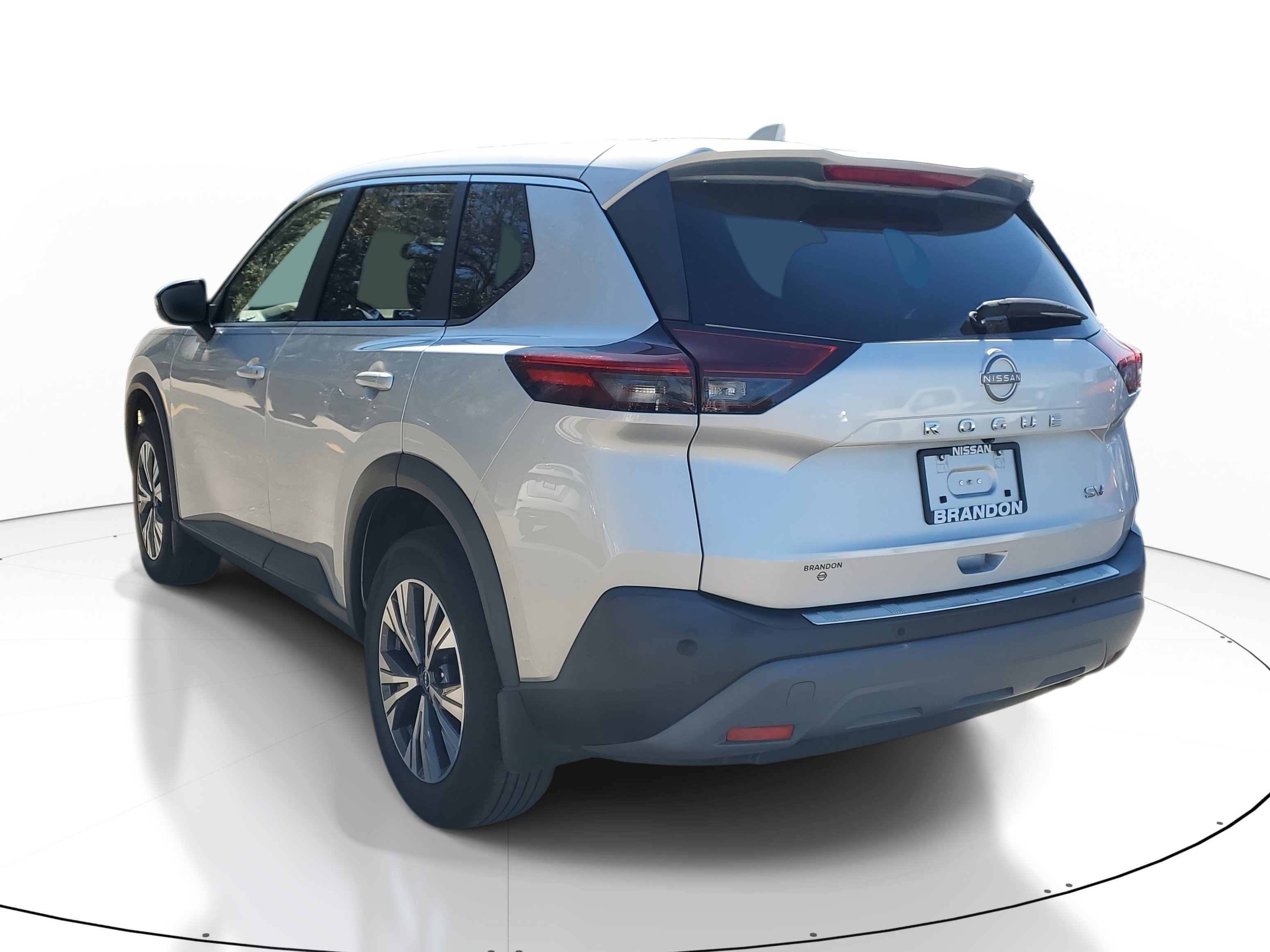 Used 2023 Nissan Rogue SV image 5