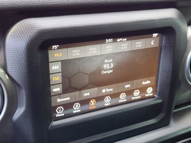 Used 2018 Jeep Wrangler Unlimited Sahara w/ Safety Group image 15