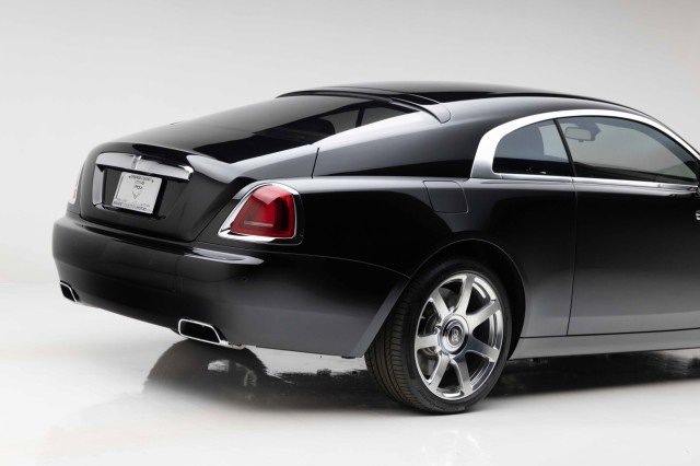 Used 2015 Rolls-Royce Wraith image 35