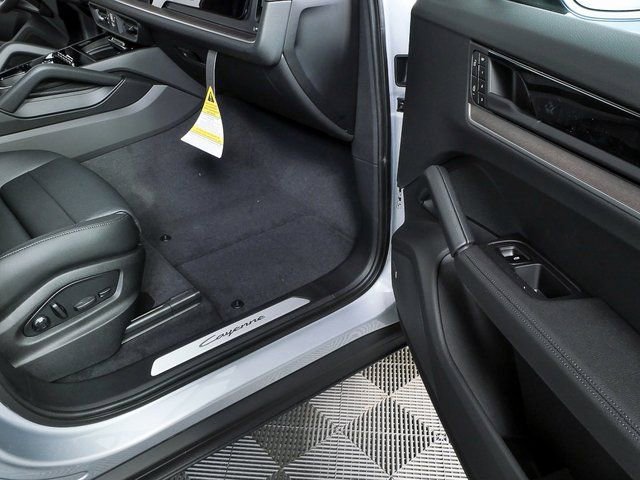 New 2026 Porsche Cayenne image 27