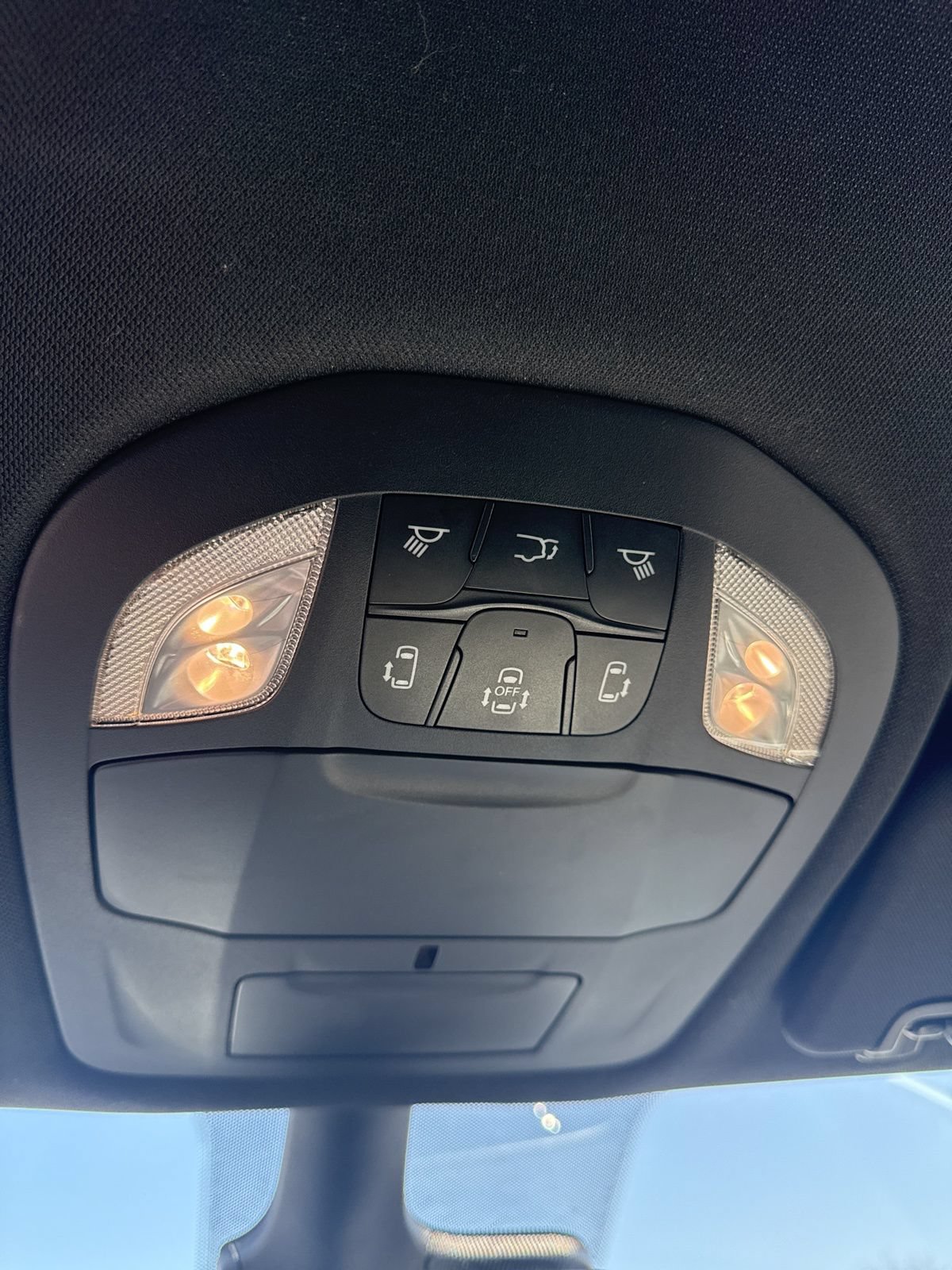 Used 2025 Chrysler Pacifica Select FWD image 24