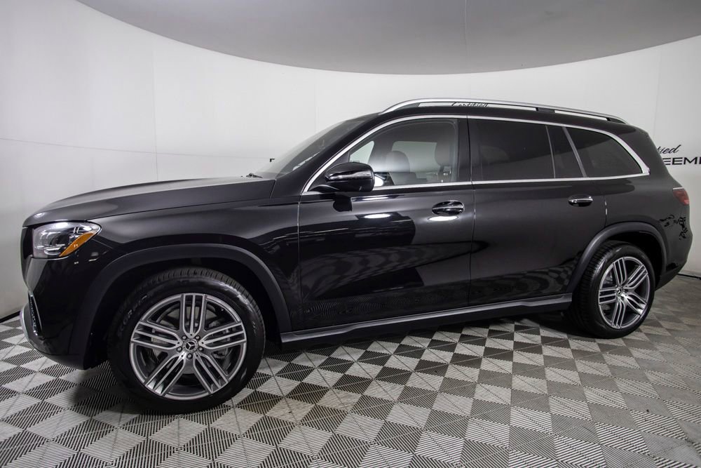 Used 2025 Mercedes-Benz GLS 450 4MATIC image 14