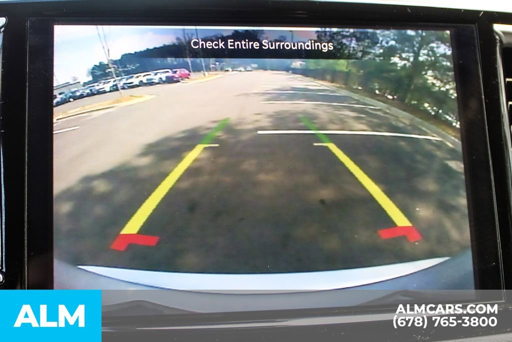 Used 2024 Chrysler Pacifica Touring-L image 35