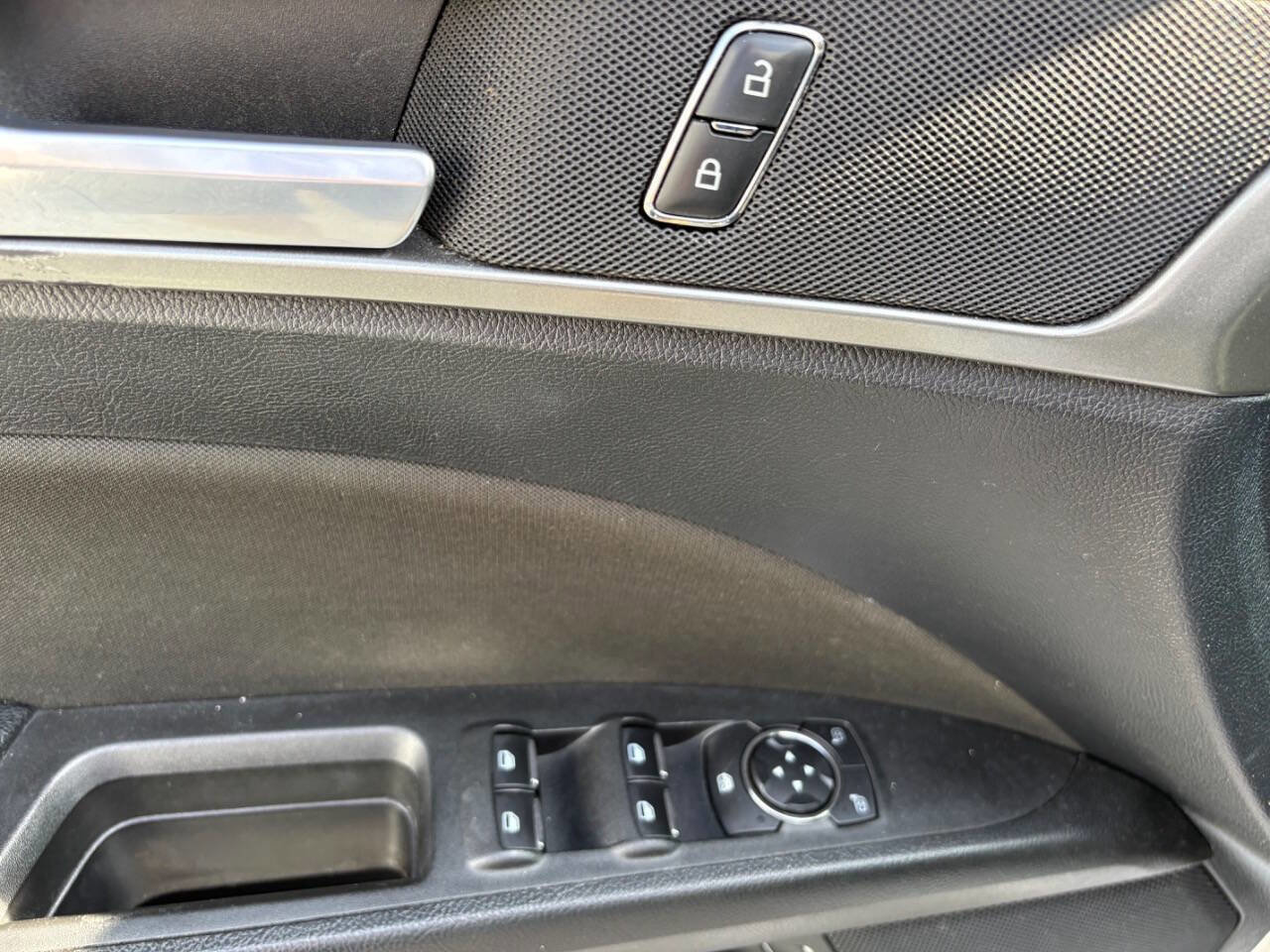 Used 2019 Ford Fusion SE image 17