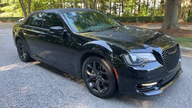 Used 2021 Chrysler 300 S w/ S Model Appearance Package RWD image 2