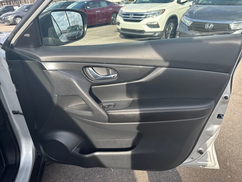 Used 2019 Nissan Rogue SL w/ Premium Package image 40