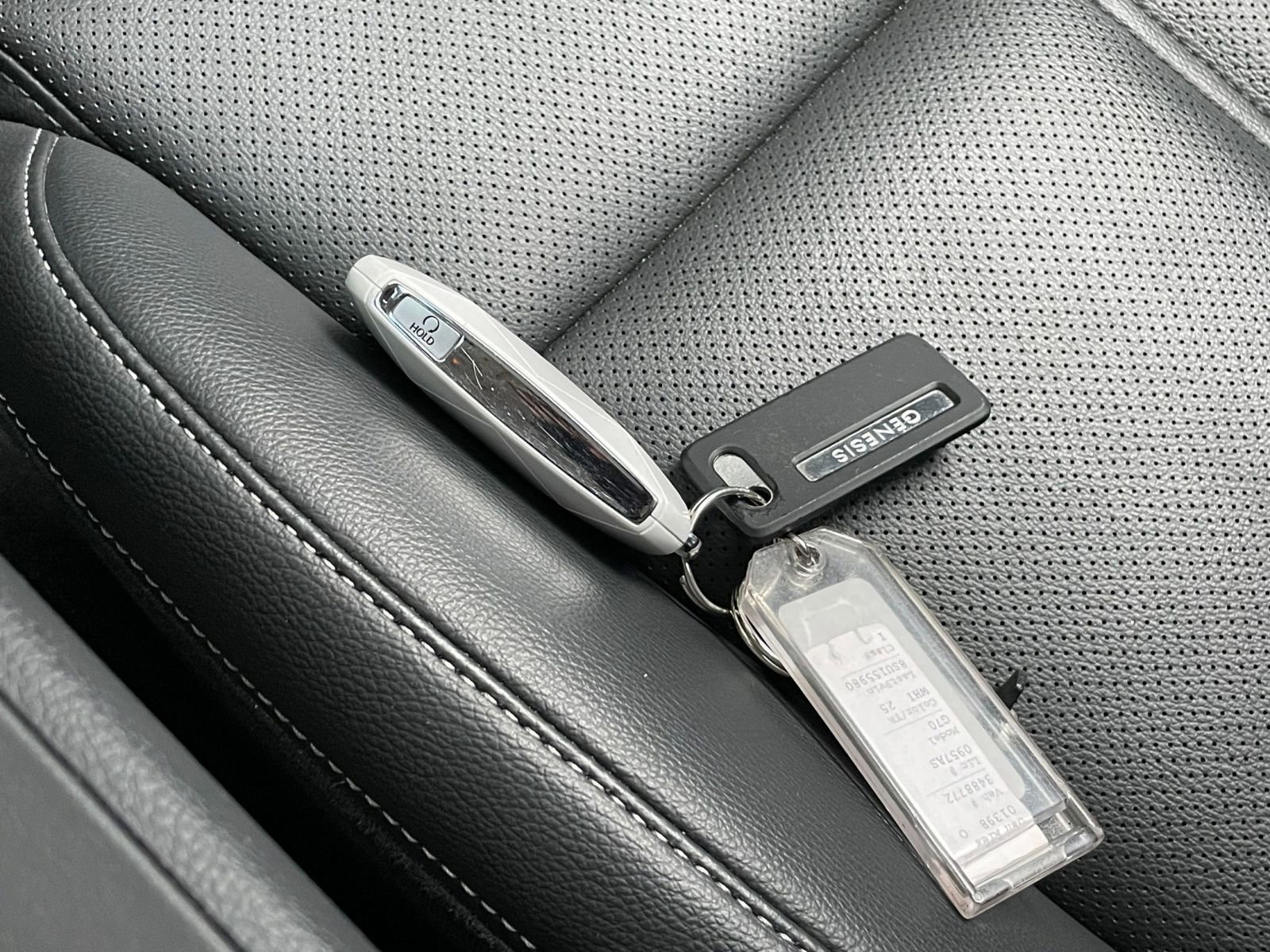 Used 2025 Genesis G70 2.5T image 23