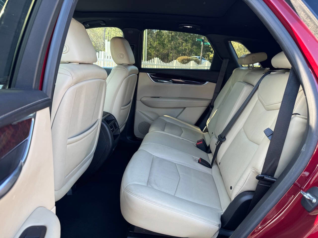 Used 2017 Cadillac XT5 Luxury w/ Driver Awareness Package image 12