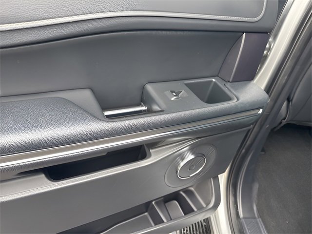 Used 2024 Ford Expedition XLT image 20