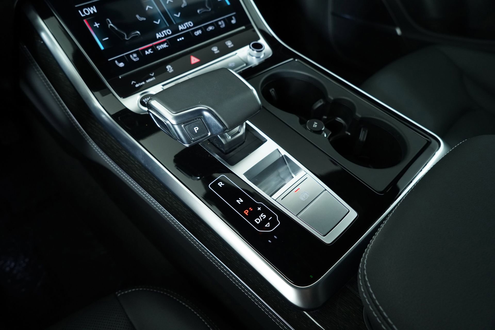 Certified 2025 Audi Q8 Premium Plus w/ Premium Plus Package AWD/4WD image 35