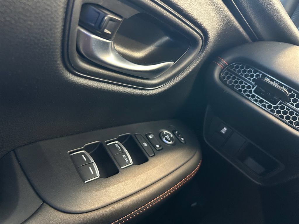 Used 2025 Honda HR-V Sport image 26