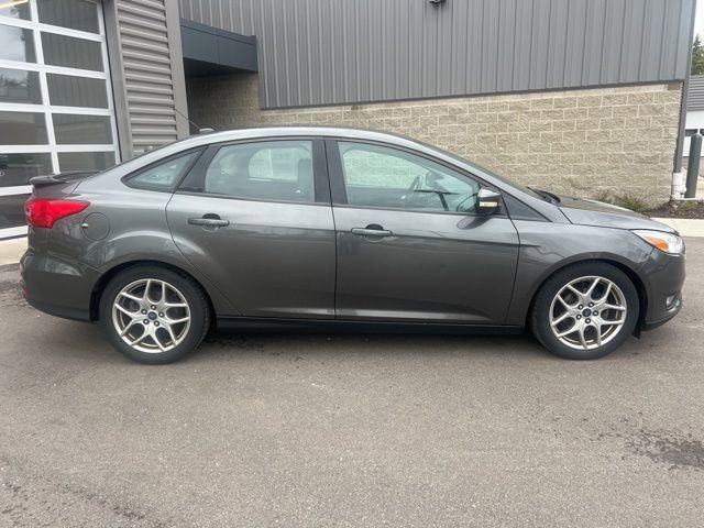 Used 2015 Ford Focus SE w/ Equipment Group 201A FWD image 4