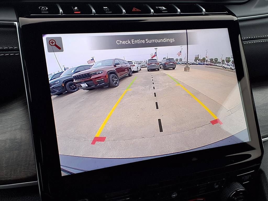 New 2025 Jeep Grand Cherokee Limited w/ Black Appearance Package AWD/4WD image 11