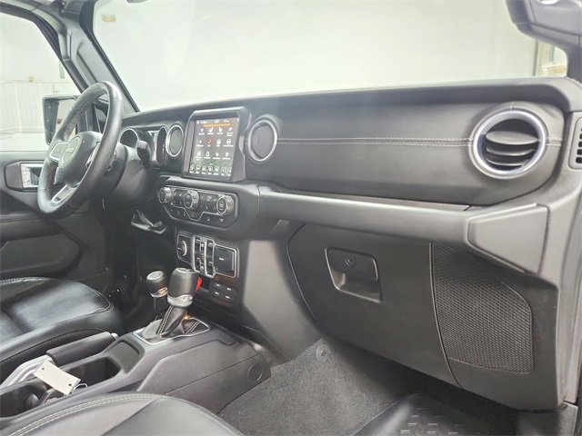 Used 2018 Jeep Wrangler Unlimited Sahara image 40