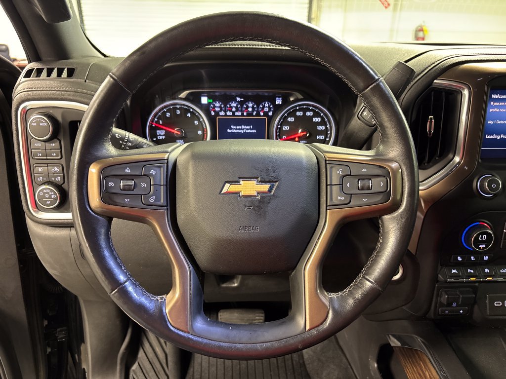 Used 2021 Chevrolet Silverado 1500 High Country w/ Technology Package AWD/4WD image 32