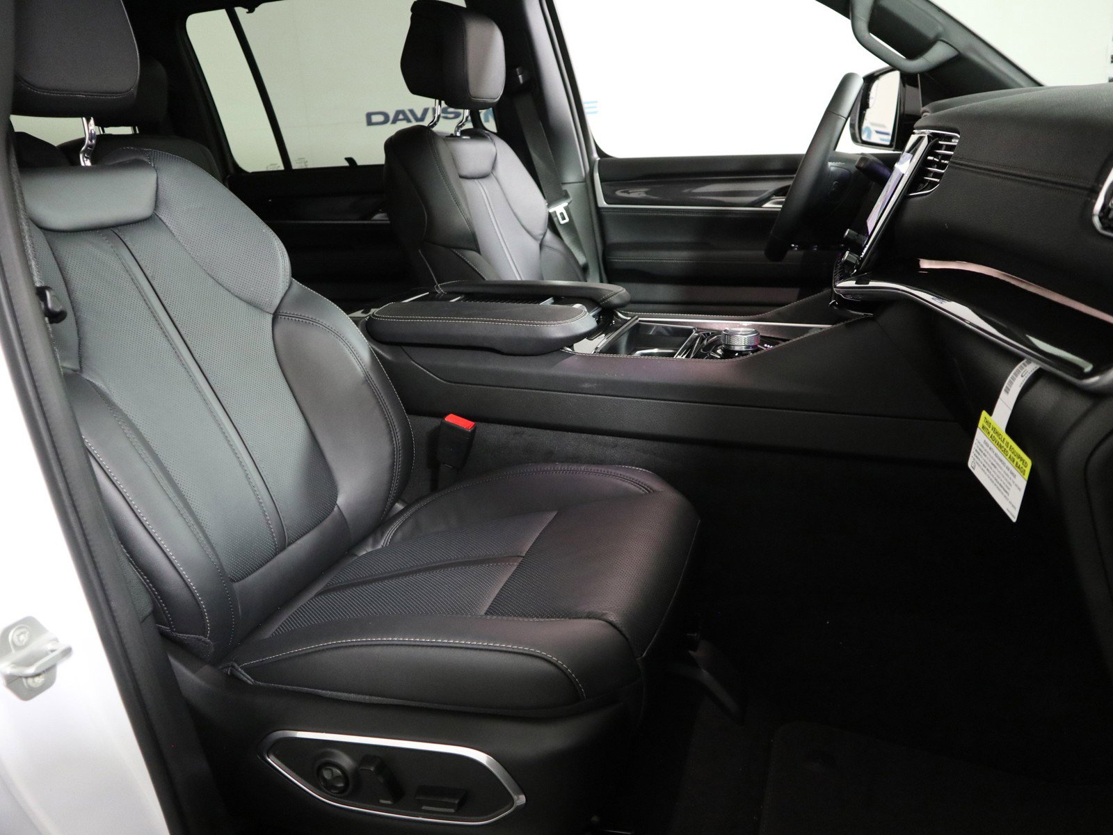 New 2024 Jeep Wagoneer 4WD w/ Convenience Group I image 20