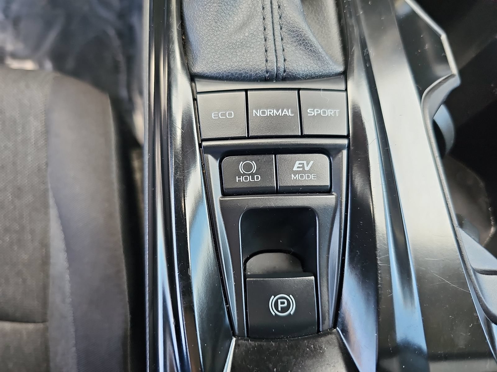 Used 2025 Toyota Camry LE FWD image 27