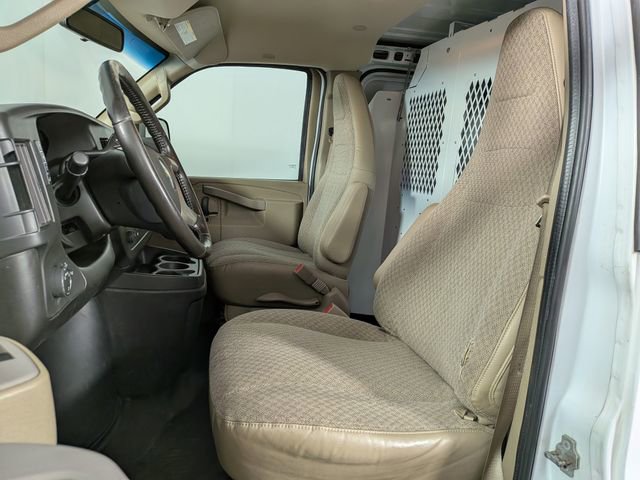 Used 2018 Chevrolet Express 2500 w/ Driver Convenience Package RWD image 13