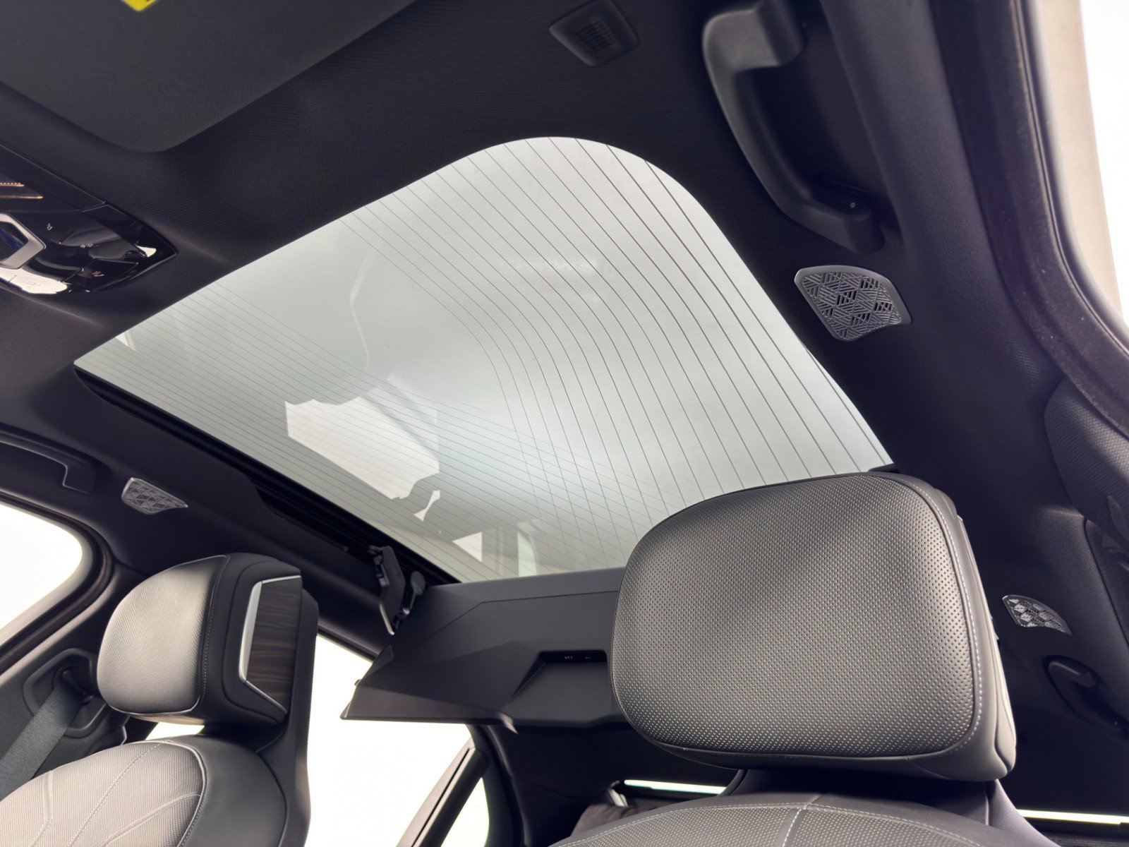 Used 2023 BMW i7 xDrive60 image 11