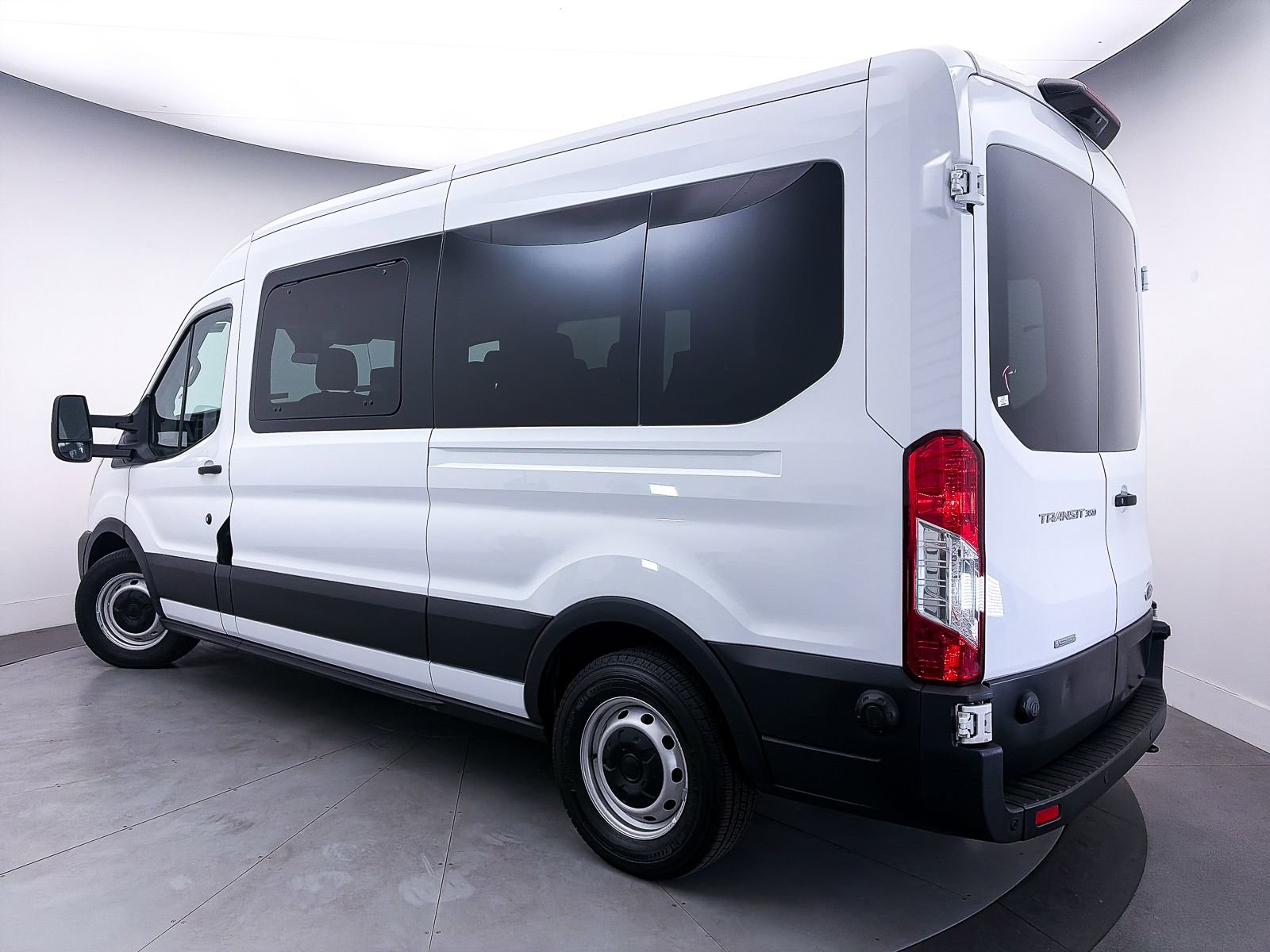 Used 2020 Ford Transit 350 XL image 2