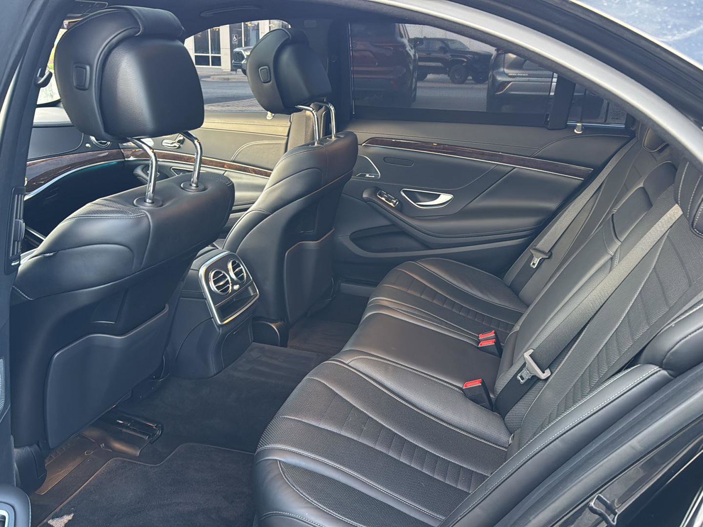 Used 2018 Mercedes-Benz S 560 Sedan image 9