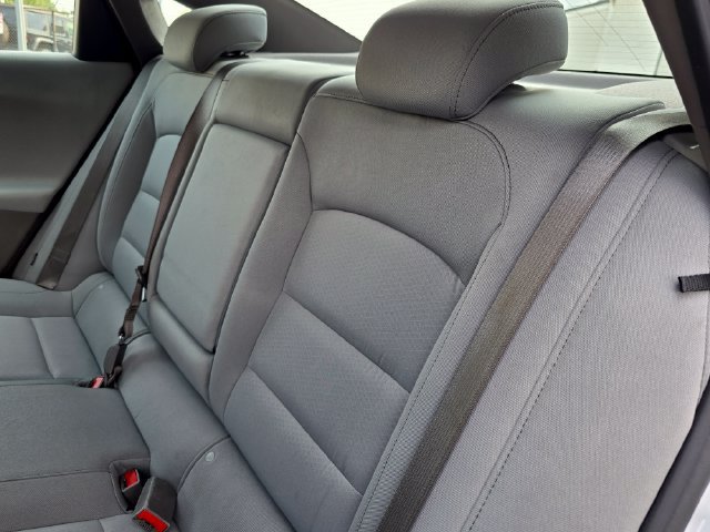 Used 2024 Chevrolet Malibu LT FWD image 30