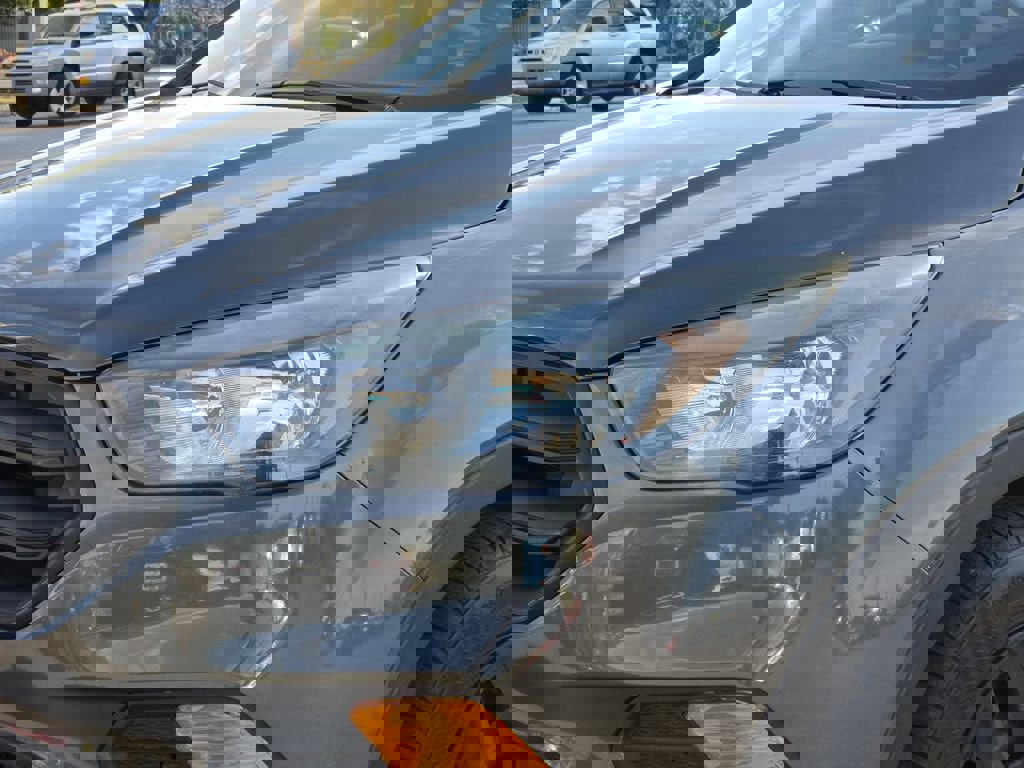 Used 2019 Ford Escape S image 7