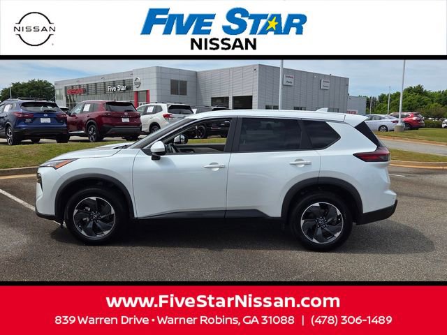 Used 2025 Nissan Rogue SV image 4