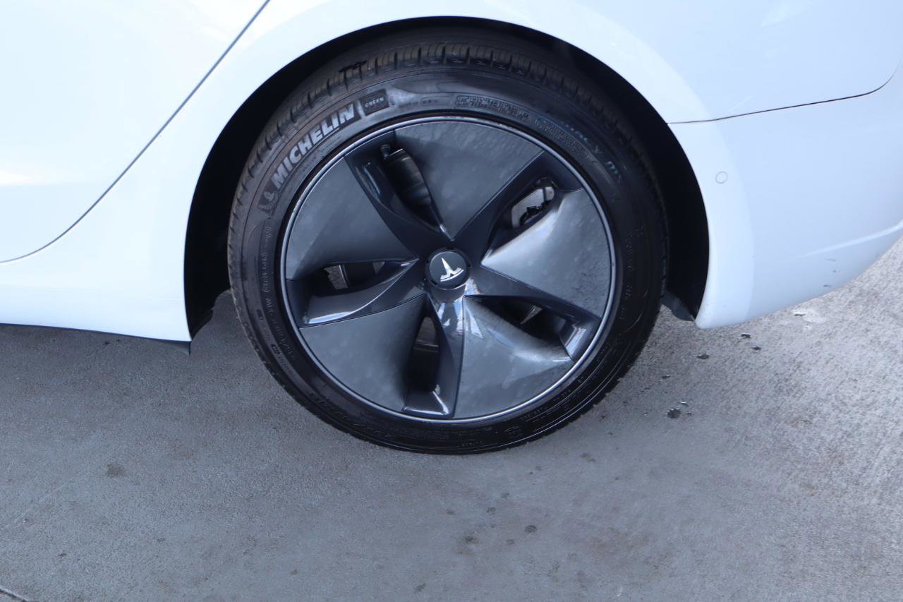 Used 2018 Tesla Model 3 Long Range RWD image 11