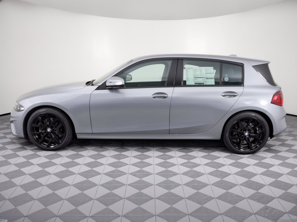 New 2026 BMW 330i xDrive Sedan w/ M Sport Package AWD/4WD image 2