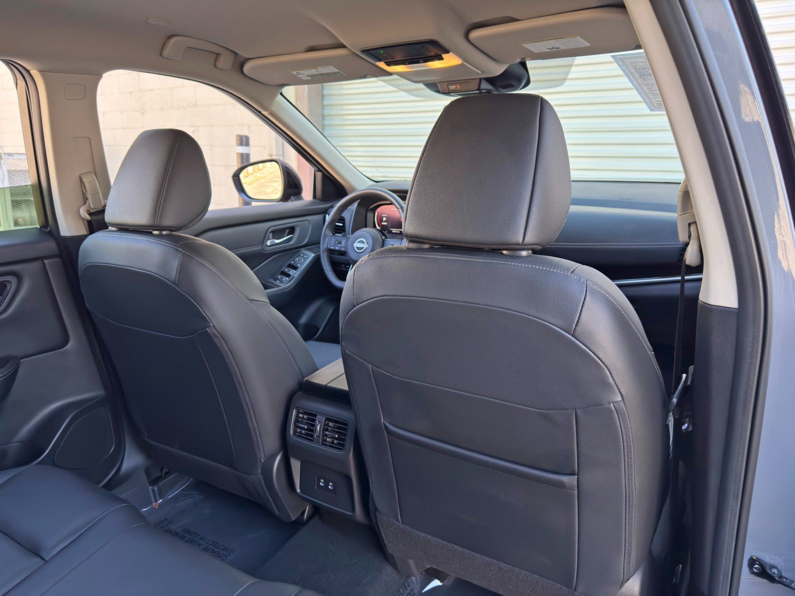 Used 2024 Nissan Rogue SL FWD image 31