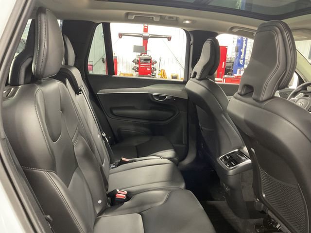 Used 2025 Volvo XC90 B5 Core w/ Protection Package AWD/4WD image 11