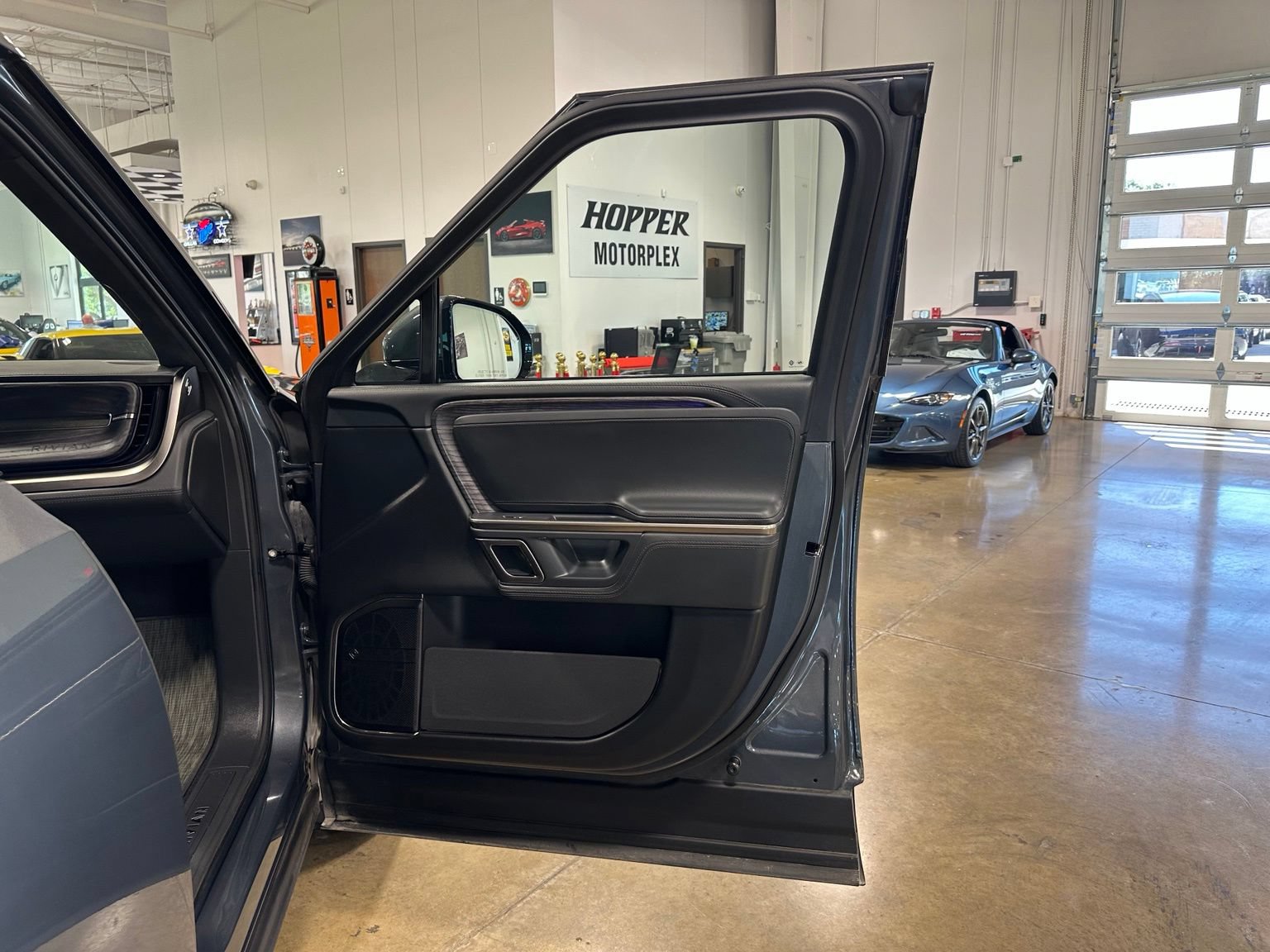 Used 2023 Rivian R1T Adventure AWD/4WD image 44