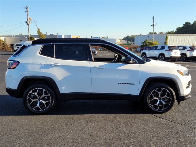 Used 2025 Jeep Compass Limited image 2