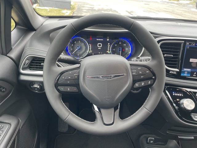 New 2026 Chrysler Pacifica Select w/ S Appearance Package image 21