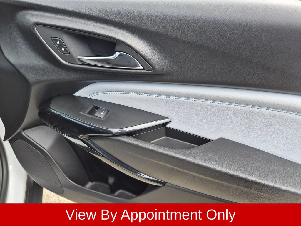 Used 2025 Chevrolet Trax LT w/ LT Convenience Package FWD image 32