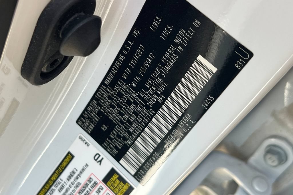 Certified 2026 Toyota Corolla Cross LE w/ Moonroof Package FWD image 31