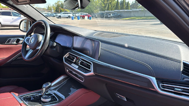 Used 2021 BMW X6 M50i w/ Executive Package AWD/4WD image 13