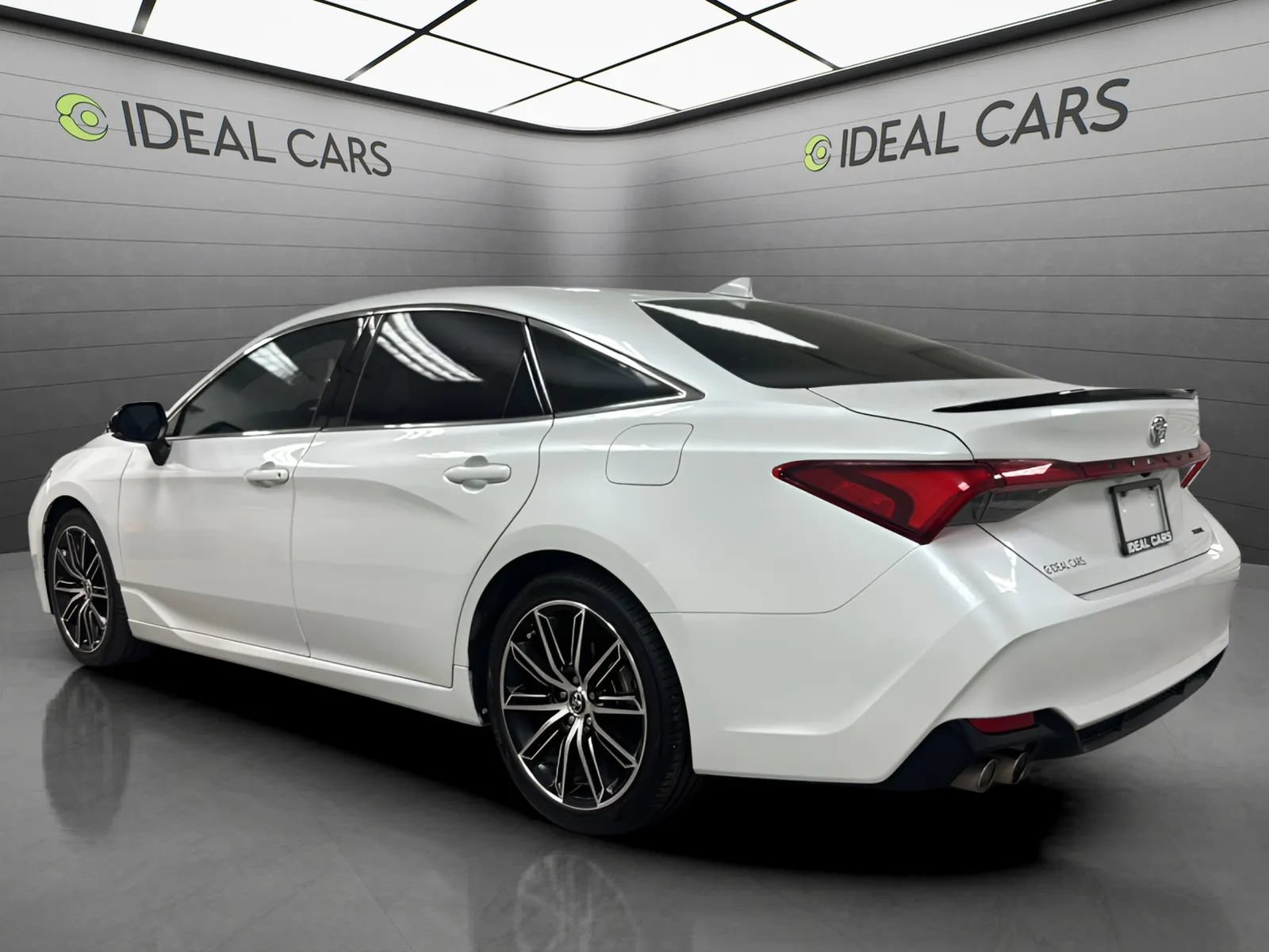 Used 2019 Toyota Avalon XSE w/ Carpet Mat Package FWD image 7