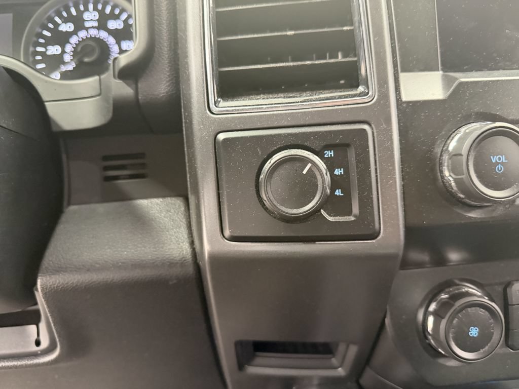 Used 2019 Ford F150 XLT w/ Equipment Group 302A Luxury AWD/4WD image 28
