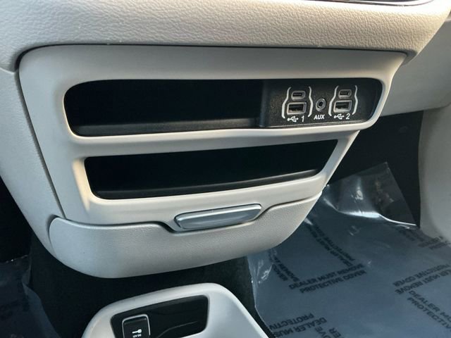 Used 2024 Chrysler Voyager LX image 24