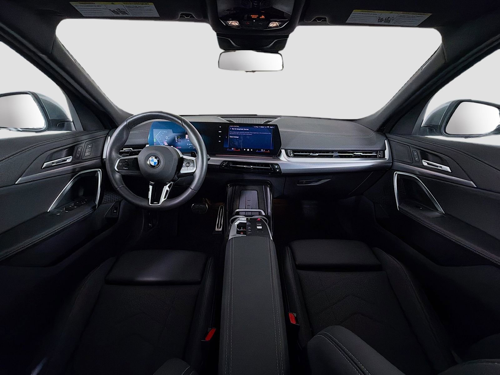 Used 2025 BMW X2 xDrive28i w/ M Sport Package image 9