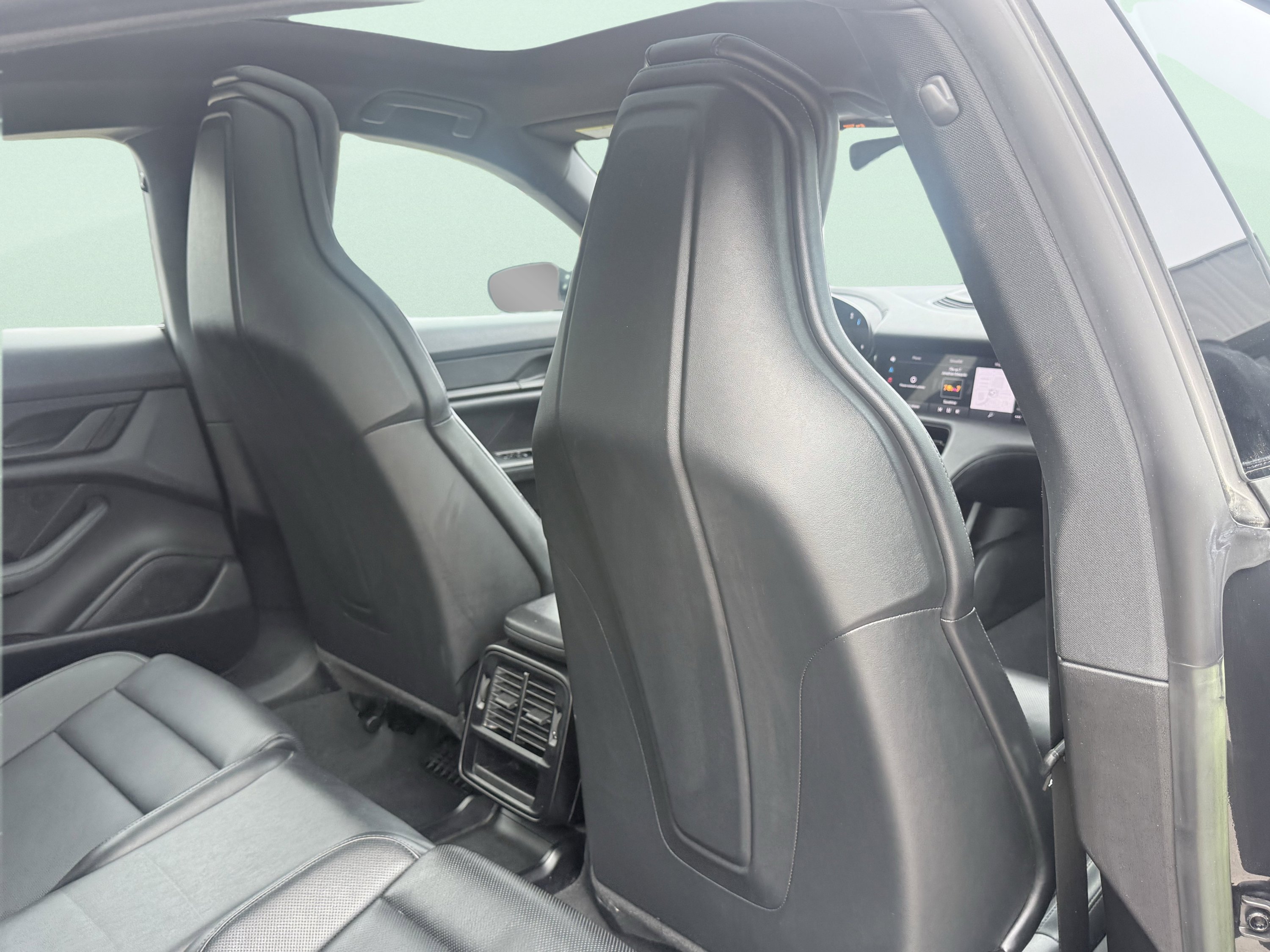 Used 2023 Porsche Taycan image 20